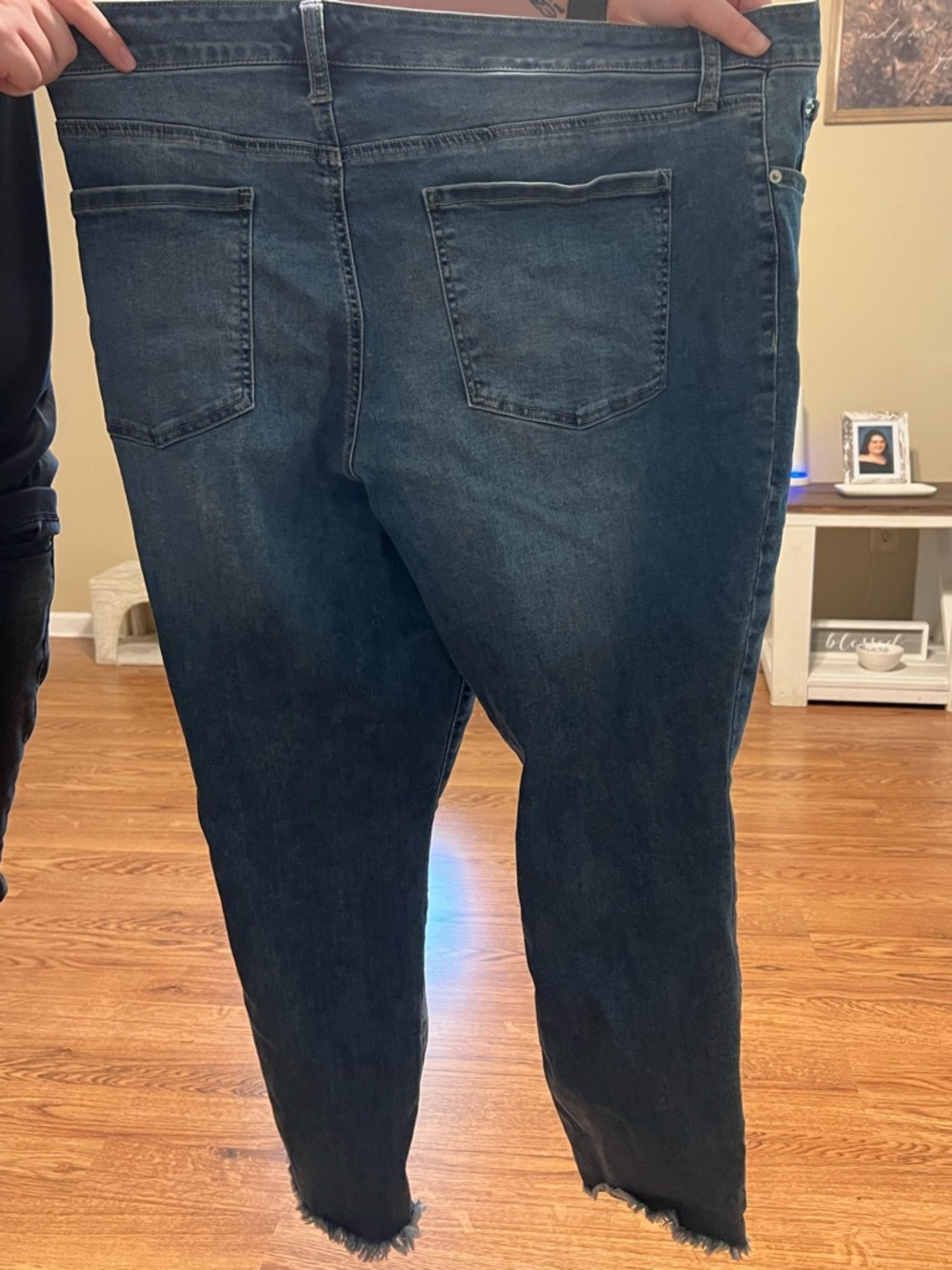 Plus-Size Dark Wash women’s  Jeans size 16 - Picture 2 of 2